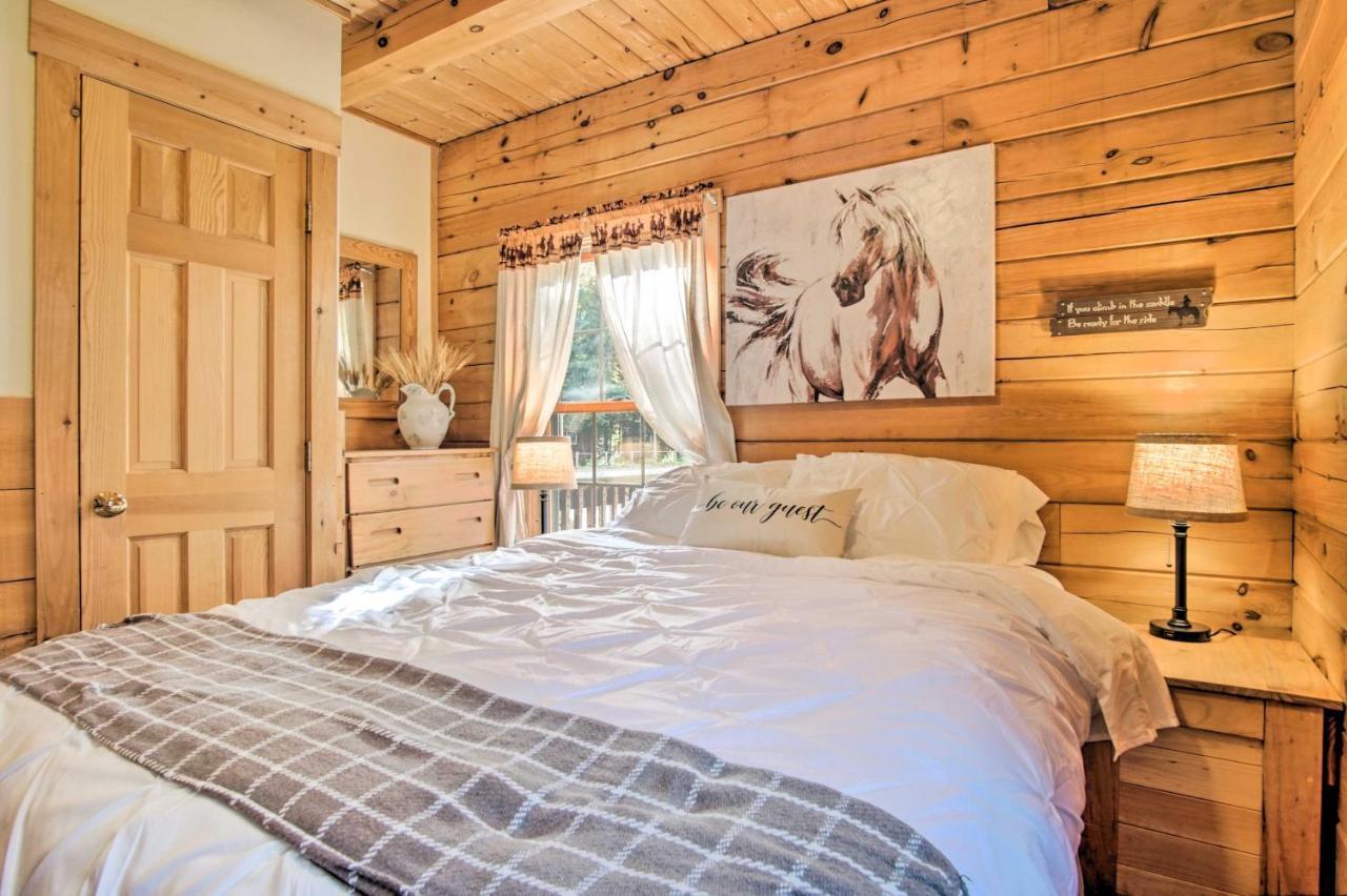 Rustic With Amenity Access! *