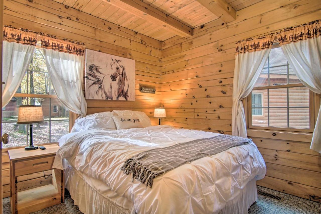 Rustic With Amenity Access! *