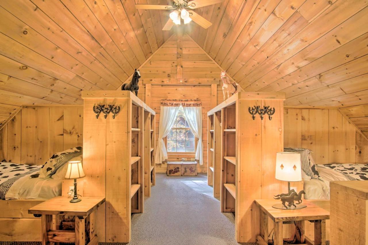 Rustic With Amenity Access! *